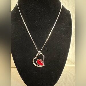 NIB Beautiful costume necklace